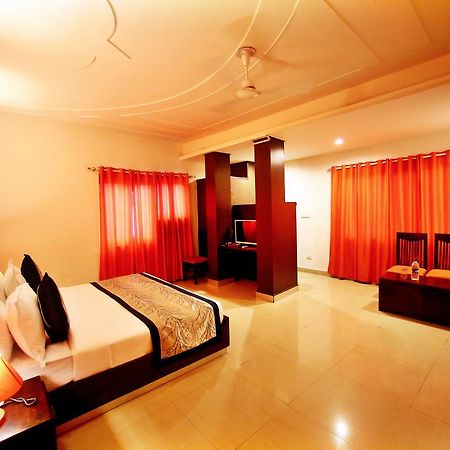 Hotel Lohmod At National Highway 8 - Free Airport Transffer New Delhi Exterior photo