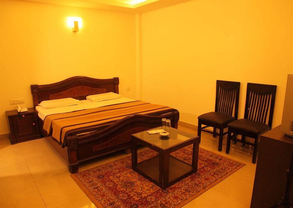 Hotel Lohmod At National Highway 8 - Free Airport Transffer New Delhi Exterior photo