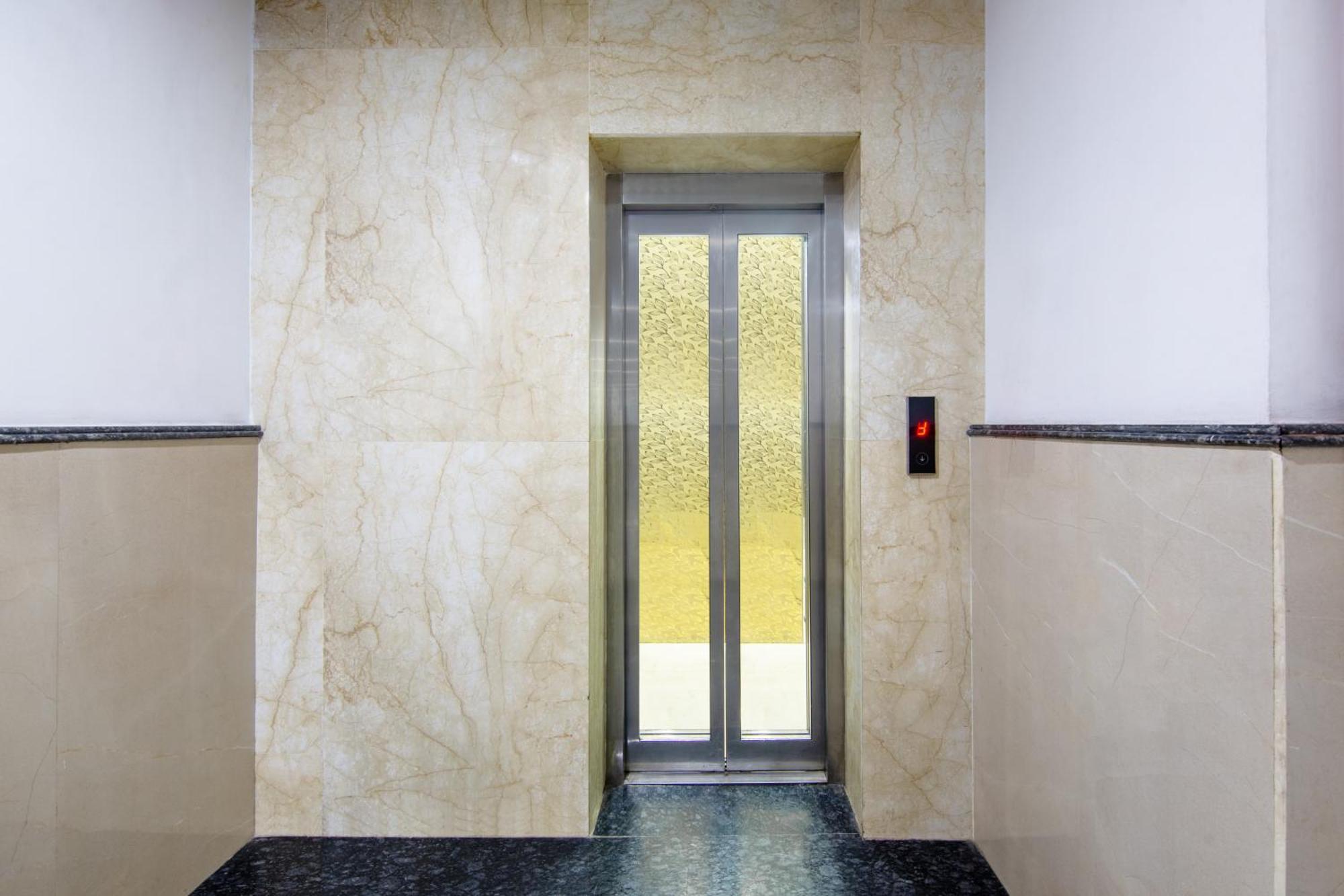 Hotel Lohmod At National Highway 8 - Free Airport Transffer New Delhi Exterior photo