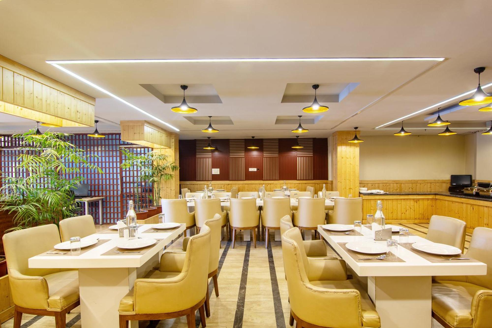 Hotel Lohmod At National Highway 8 - Free Airport Transffer New Delhi Exterior photo