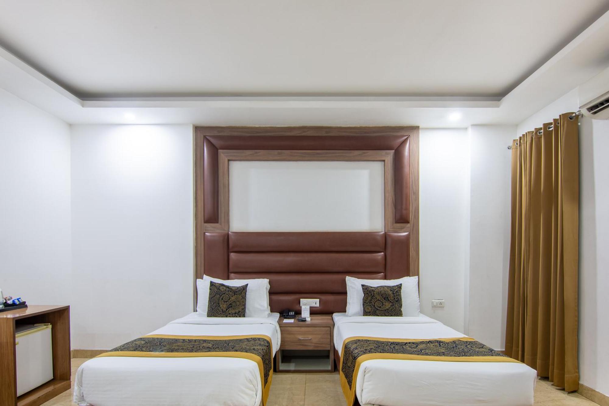 Hotel Lohmod At National Highway 8 - Free Airport Transffer New Delhi Exterior photo