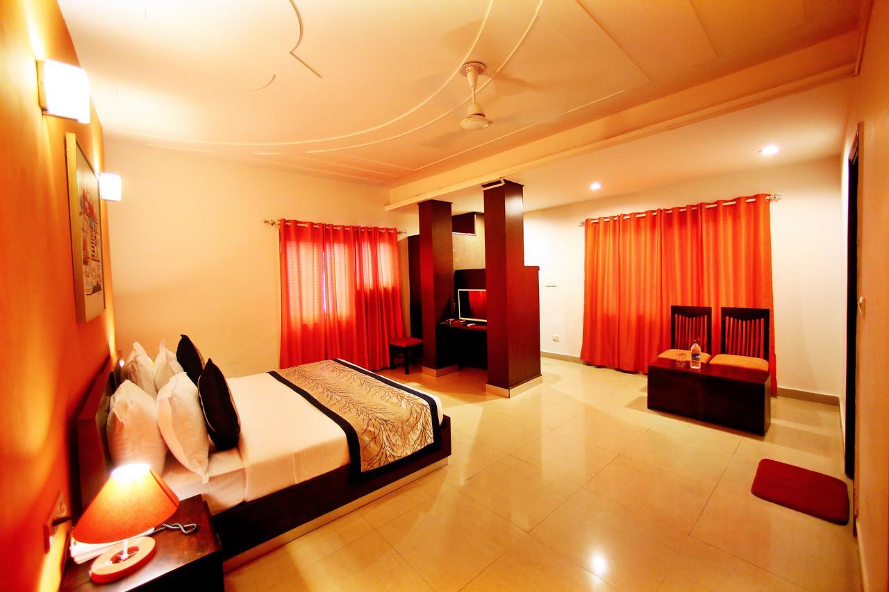 Hotel Lohmod At National Highway 8 - Free Airport Transffer New Delhi Exterior photo