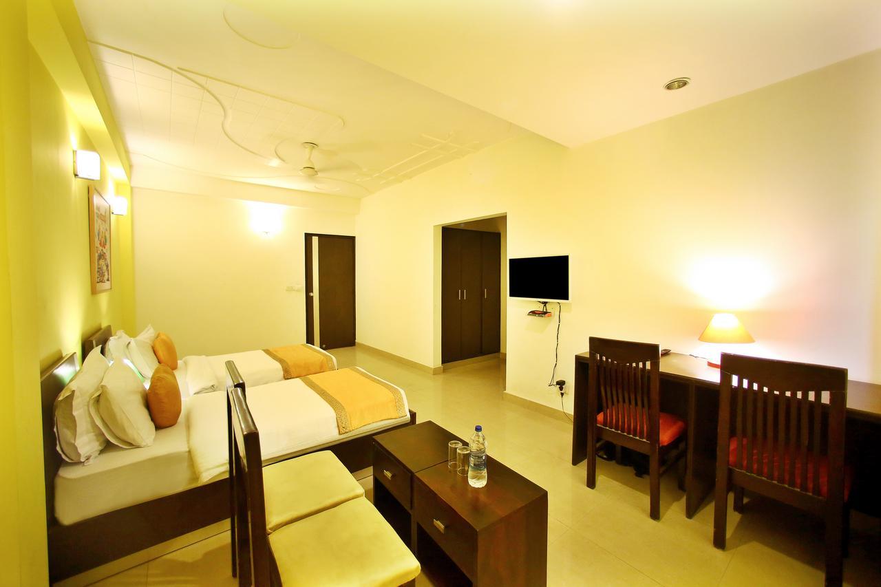 Hotel Lohmod At National Highway 8 - Free Airport Transffer New Delhi Exterior photo